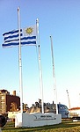 Una Bandera con un Sol