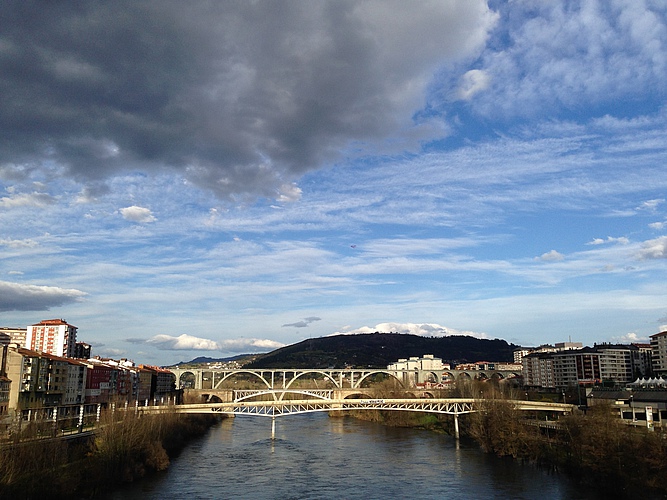 Un Río y Un Cielo