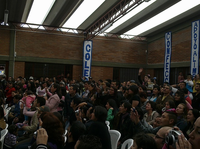 Mucha Gente
